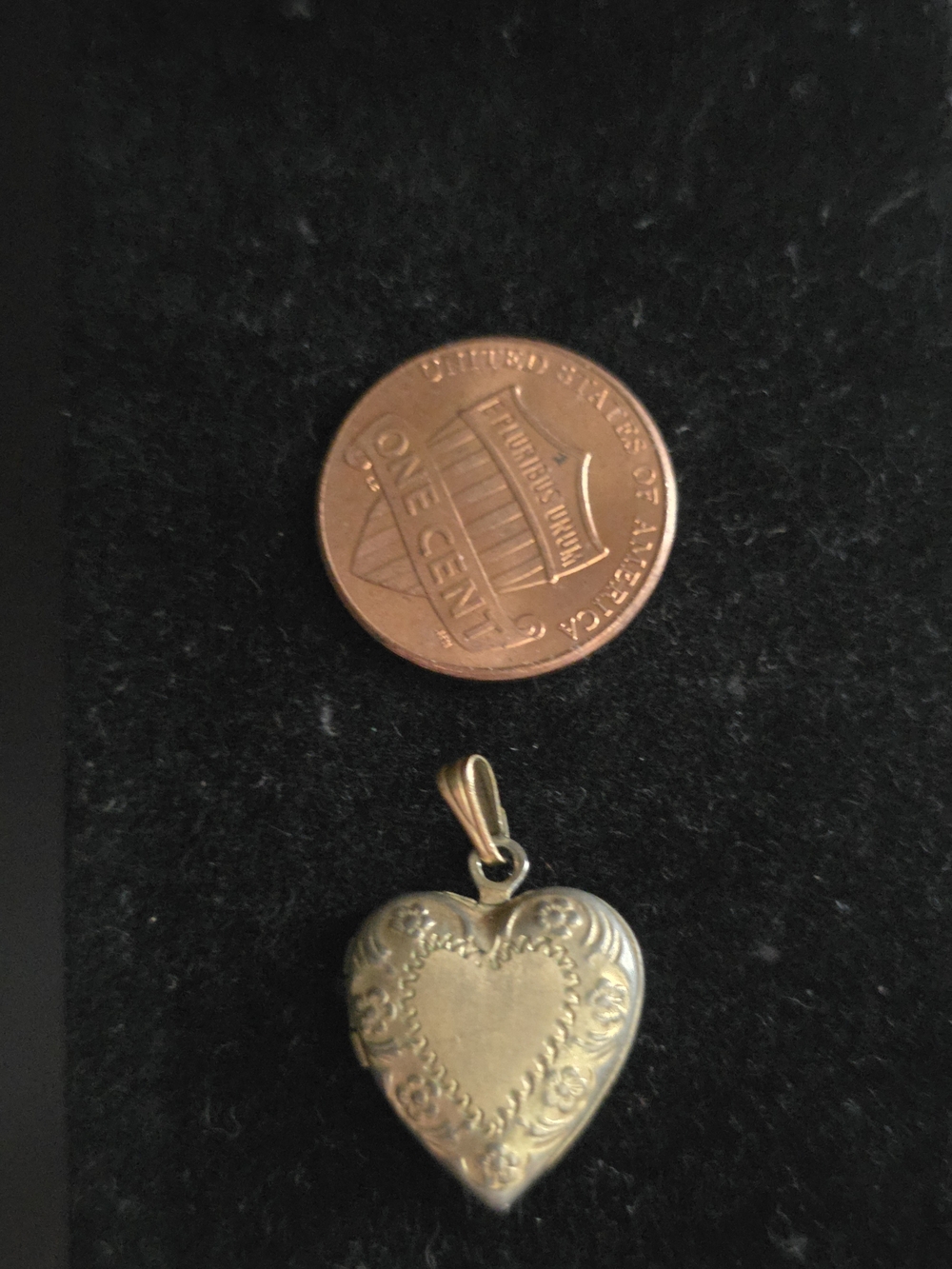 Heart Locket Pendant - Classic Floral Design